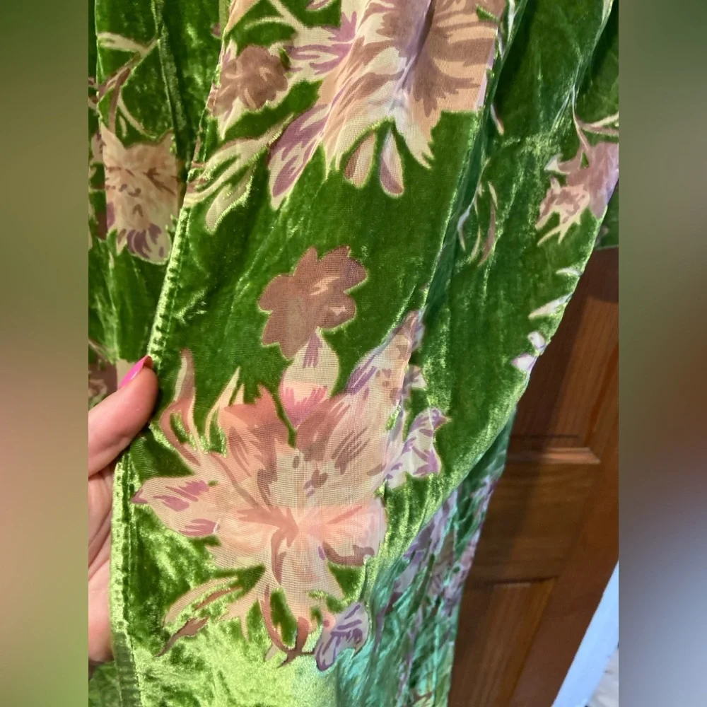 NWT! A Rare Bird Floral Green Velvet Kimono duster - Picture 4 of 4